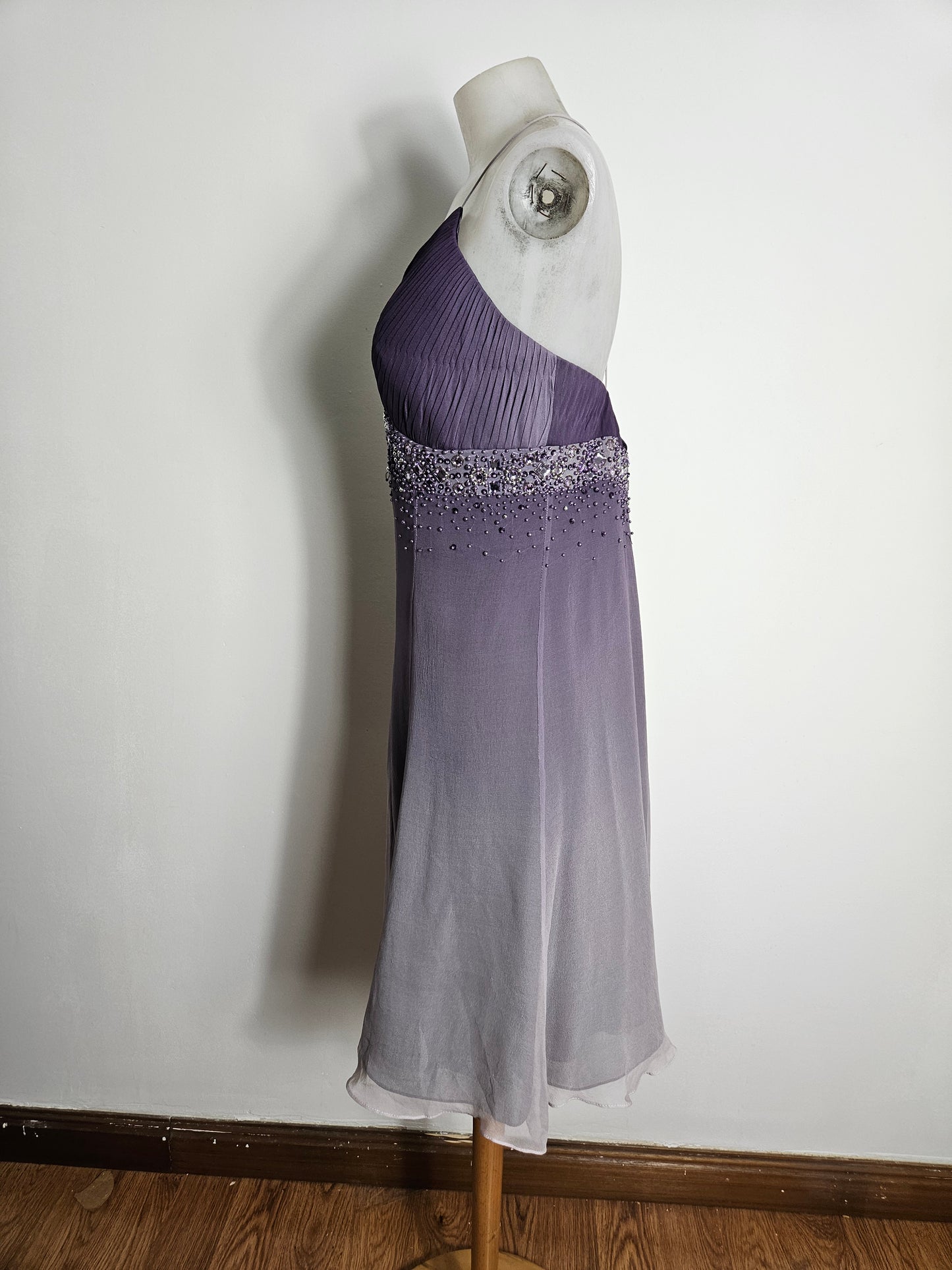 Vestido de gasa en tono morado degradado
