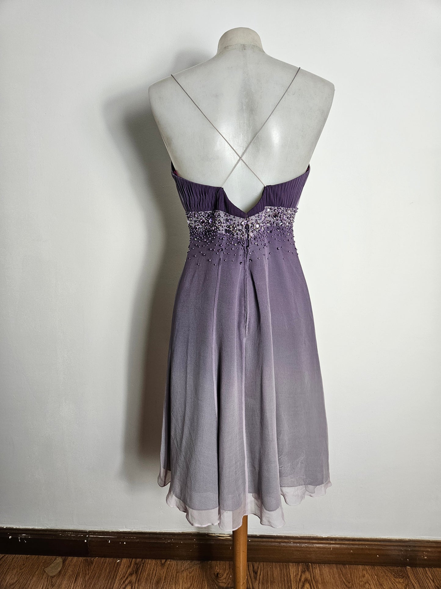 Vestido de gasa en tono morado degradado