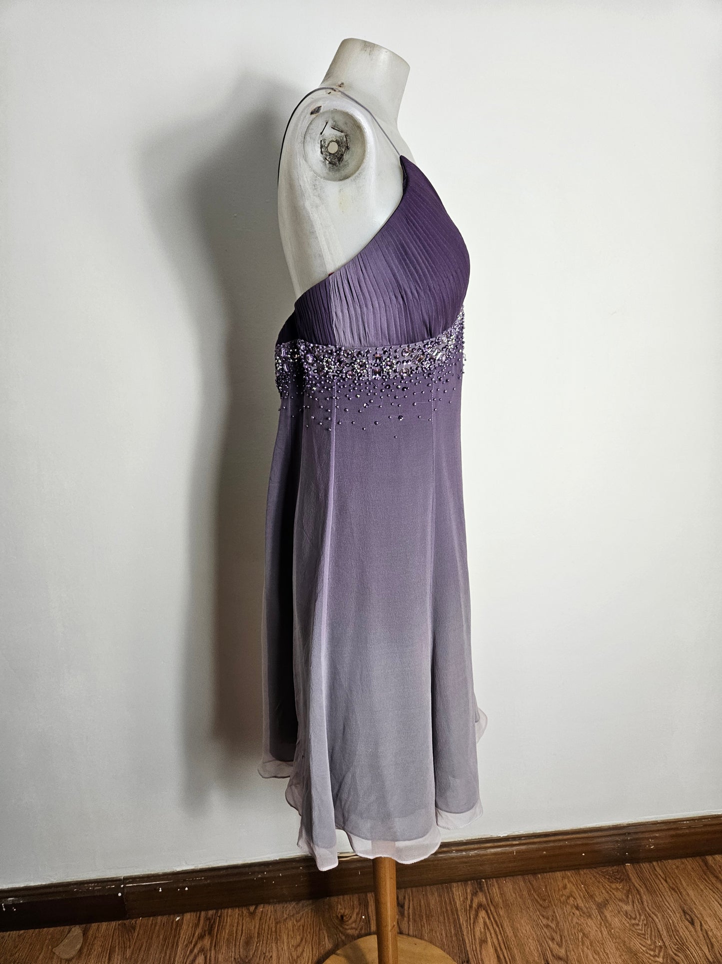 Vestido de gasa en tono morado degradado