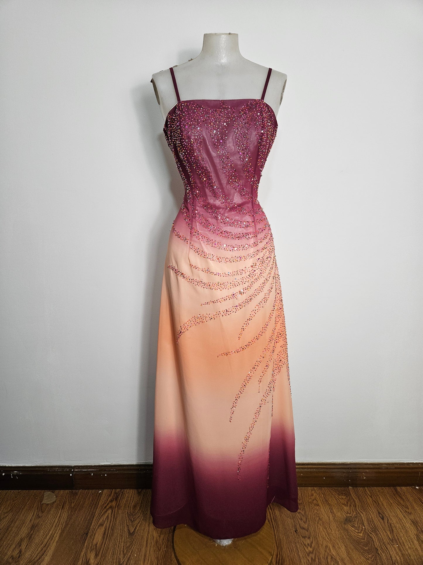 Vestido degradado bordado con cuentas