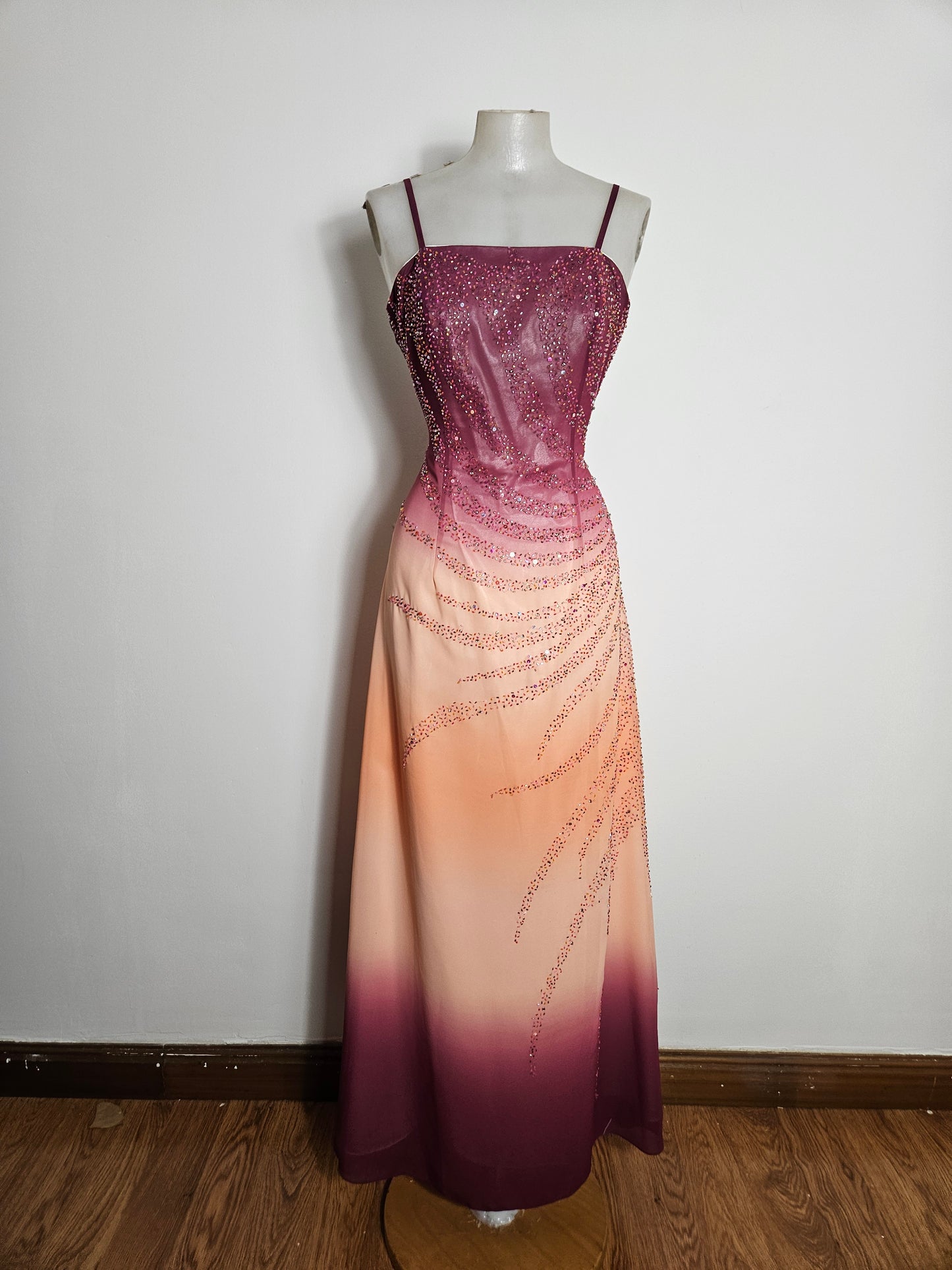 Vestido degradado bordado con cuentas