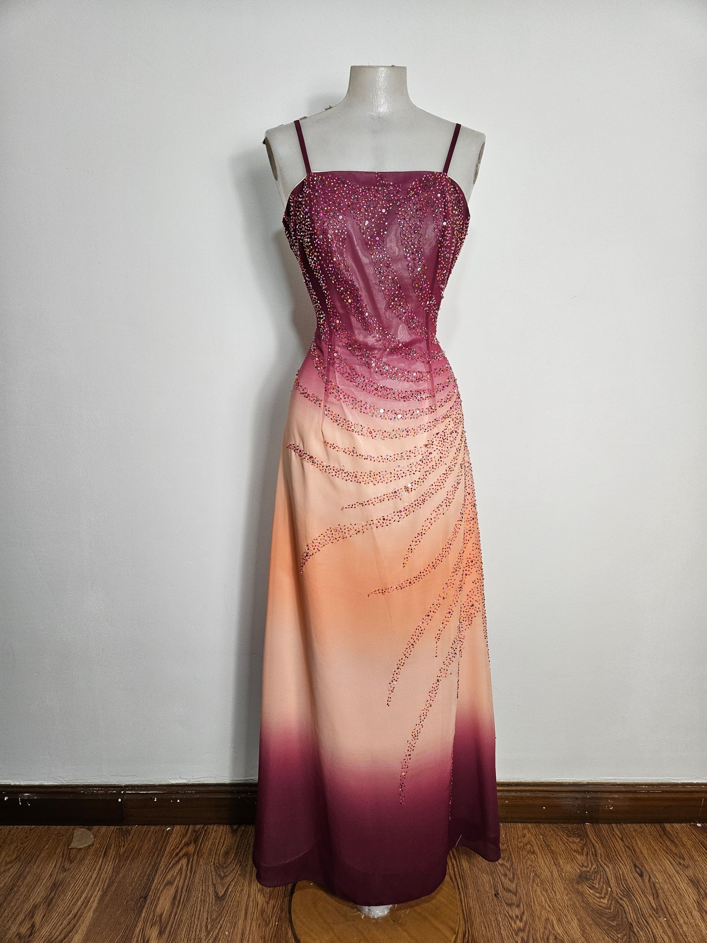 Vestido degradado bordado con cuentas