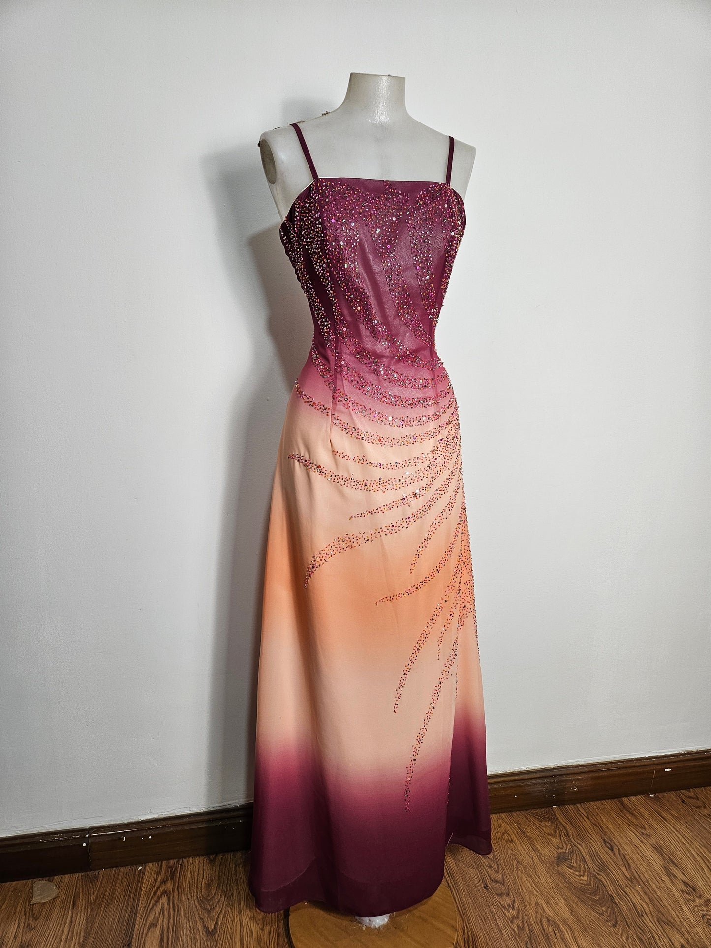 Vestido degradado bordado con cuentas