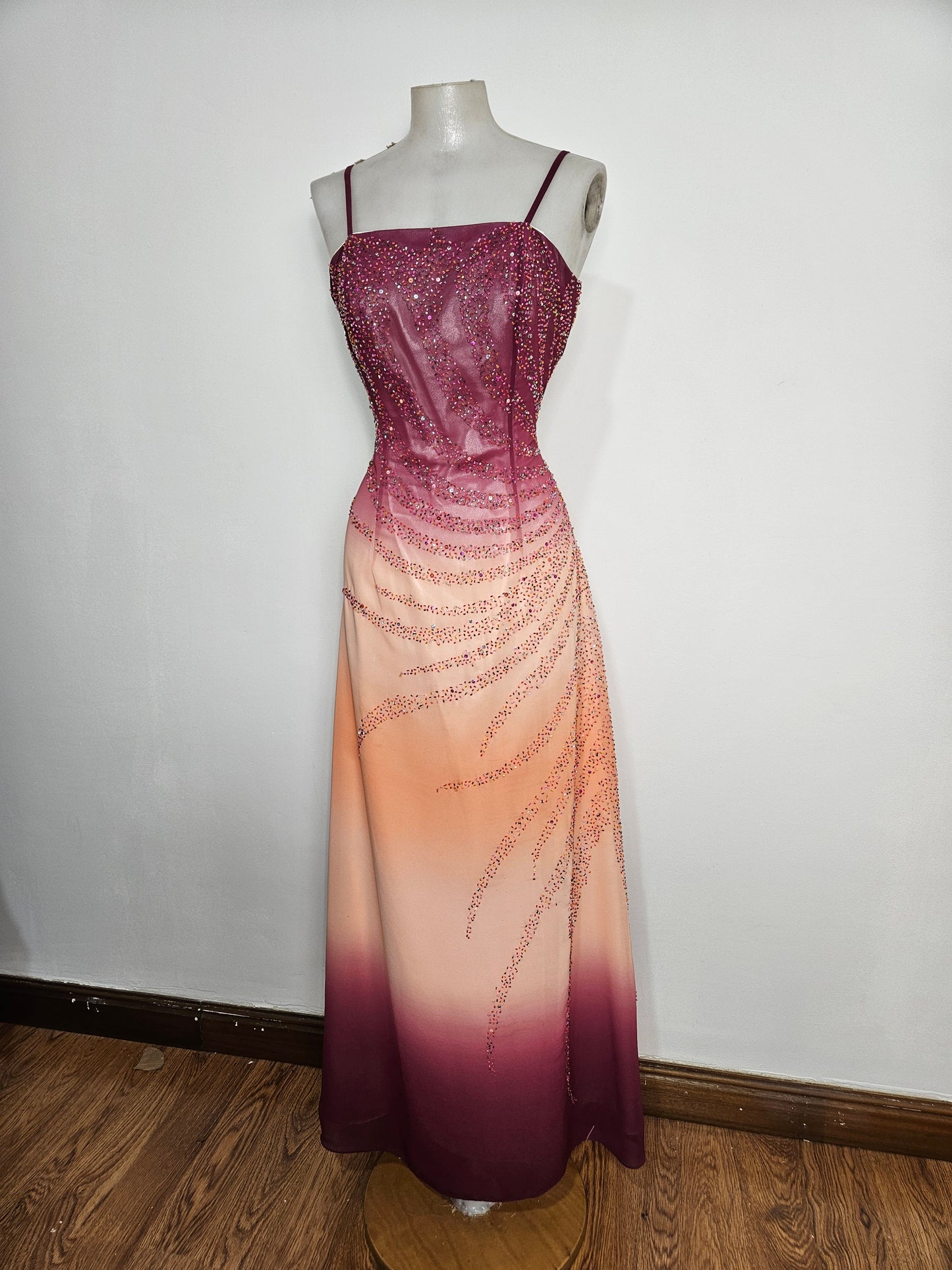 Vestido degradado bordado con cuentas