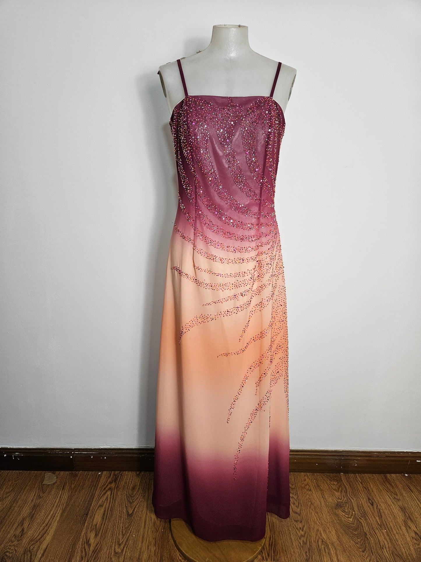 Vestido degradado bordado con cuentas