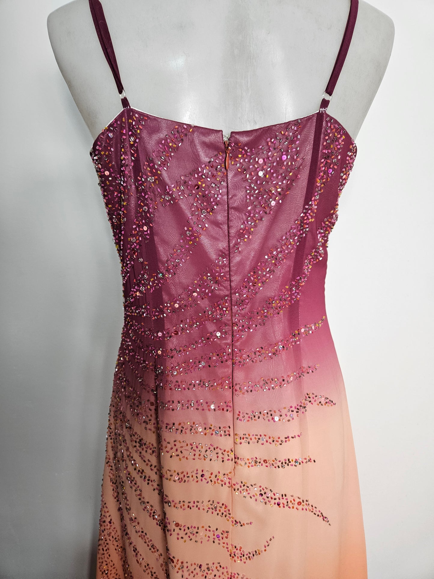 Vestido degradado bordado con cuentas