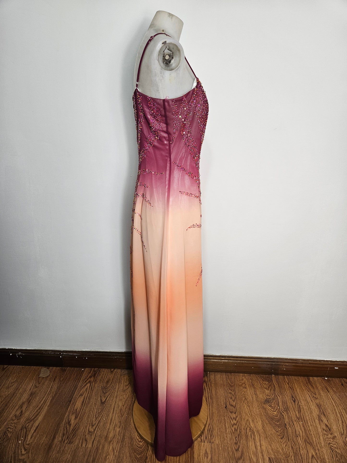 Vestido degradado bordado con cuentas