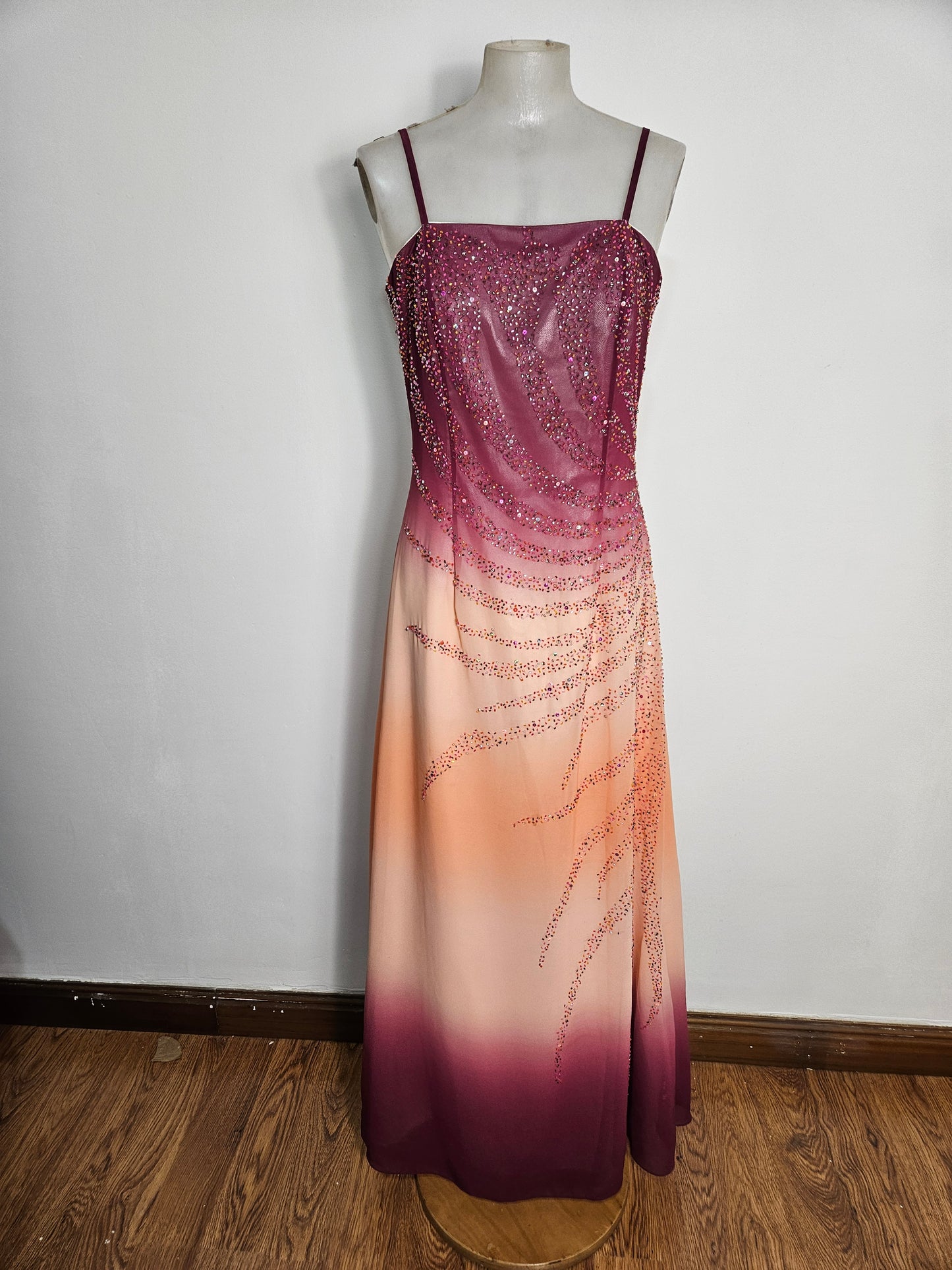 Vestido degradado bordado con cuentas