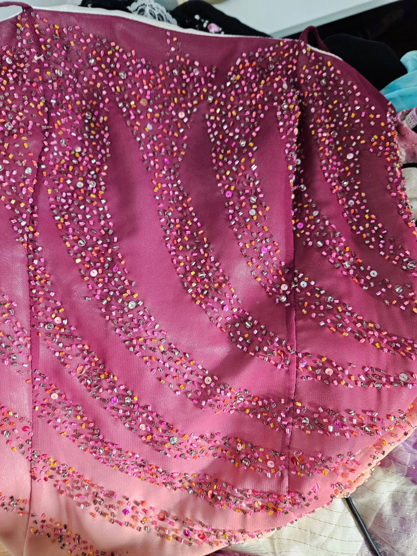 Vestido degradado bordado con cuentas