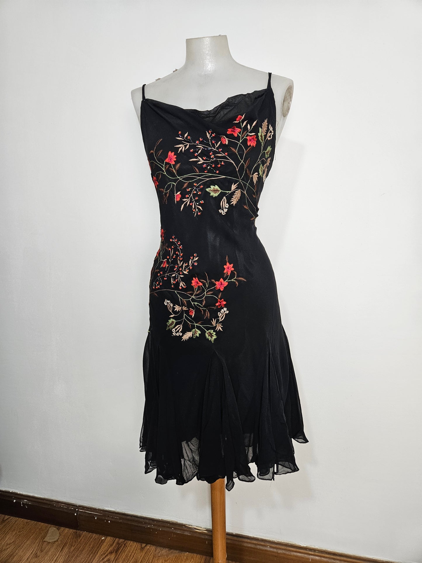 Robe florale noire