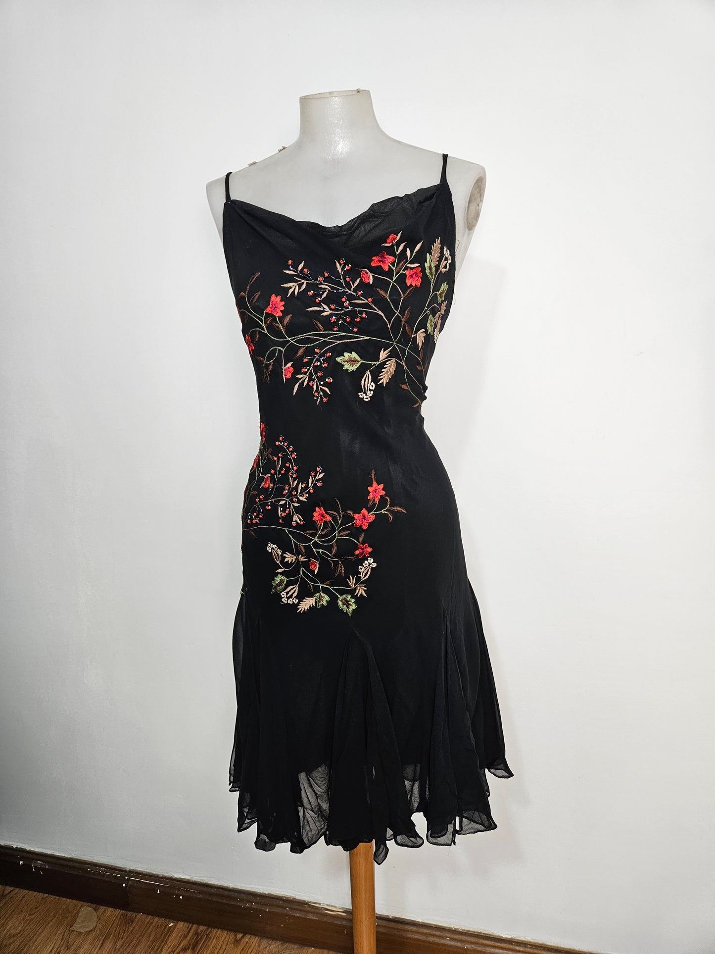 Robe florale noire