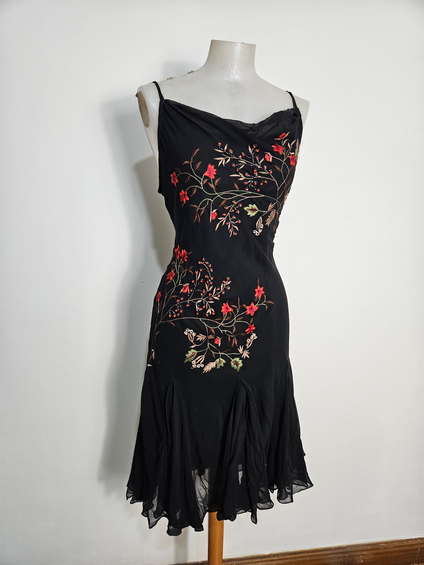 Robe florale noire