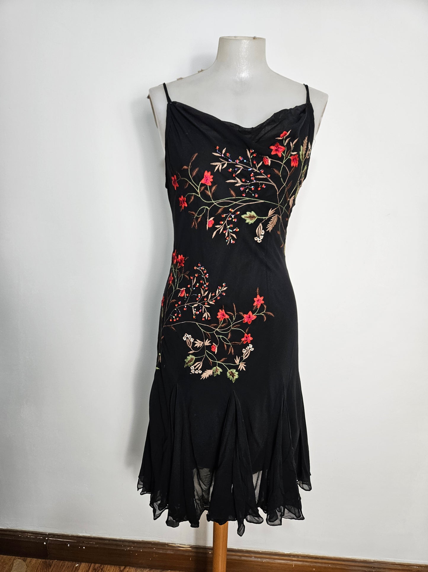 Robe florale noire