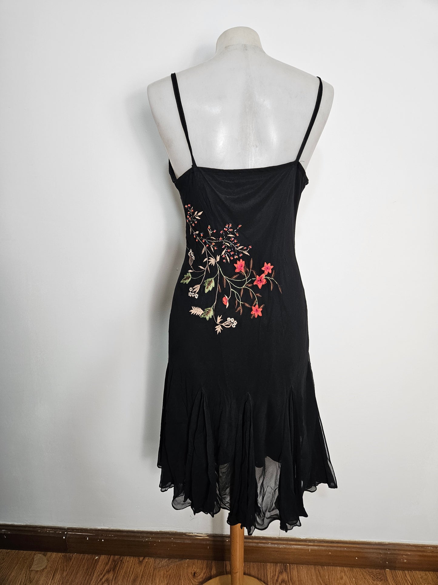 Robe florale noire