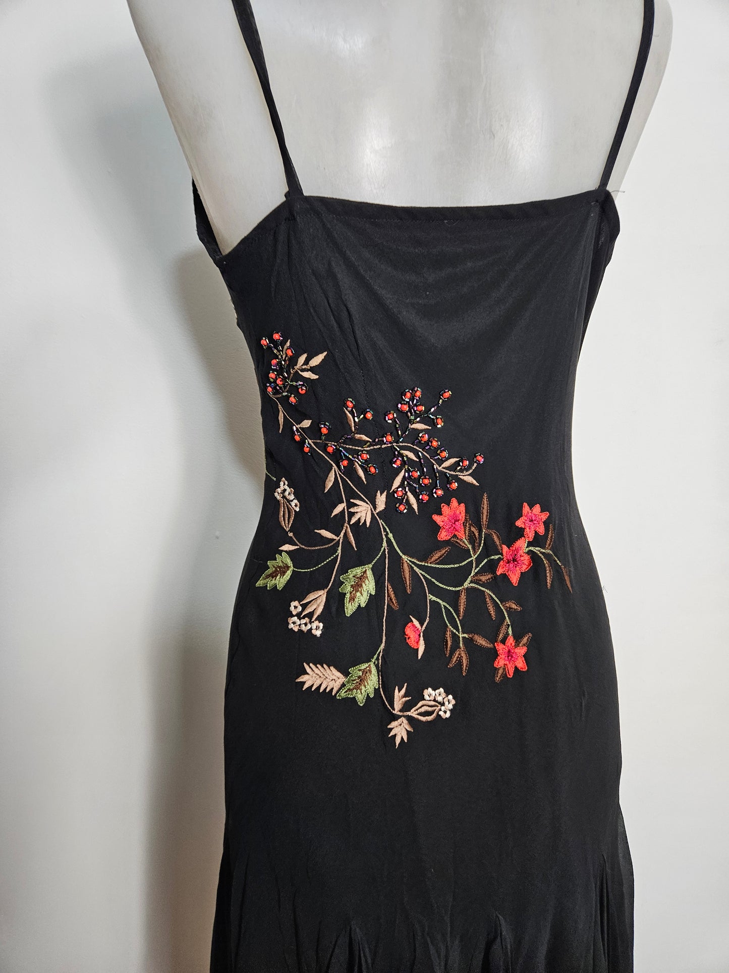 Robe florale noire