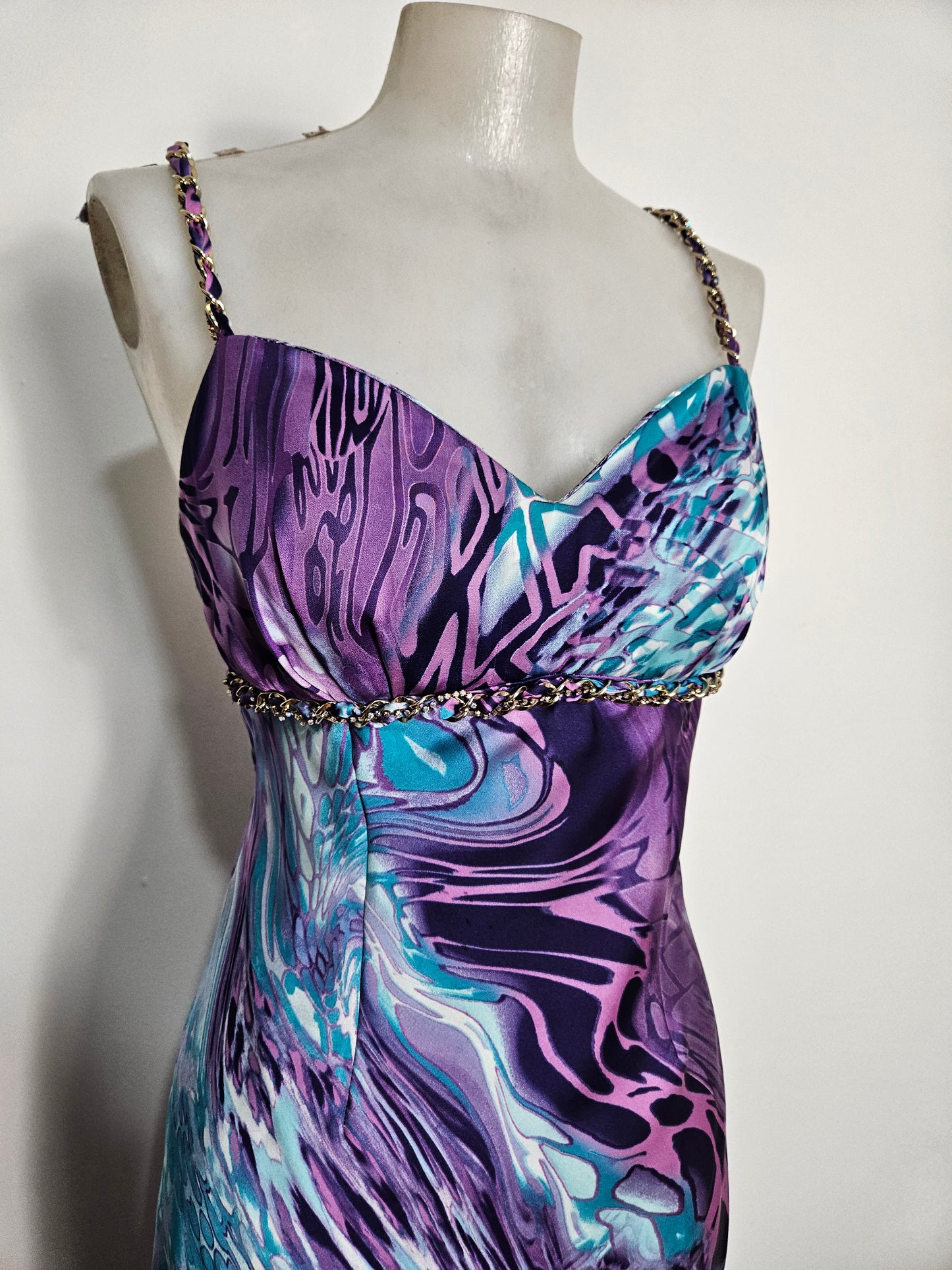 Vestido largo morado y azul