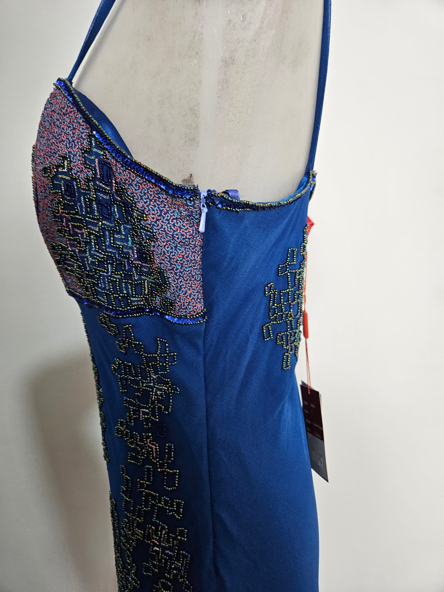Robe en soie brodée Aftershock