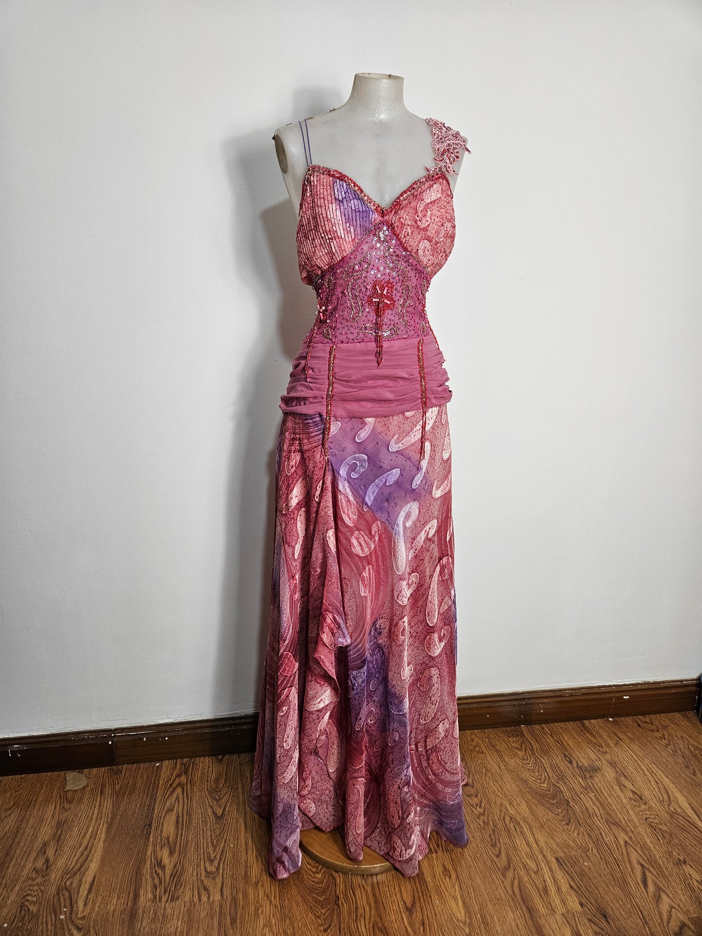 Robe de soirée tons rose, orange, lila