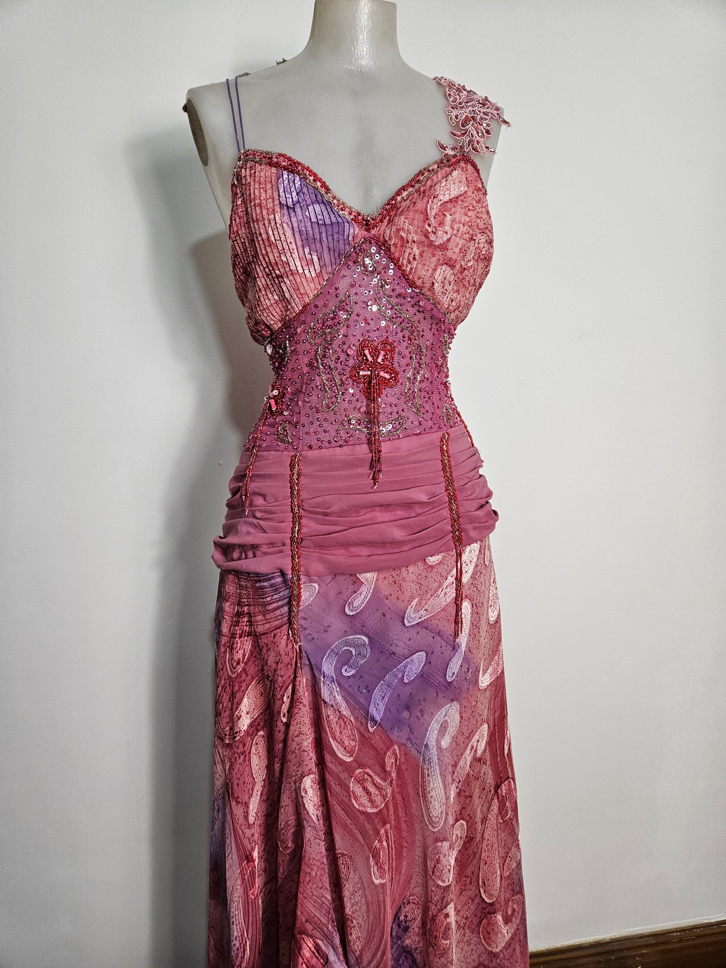Robe de soirée tons rose, orange, lila