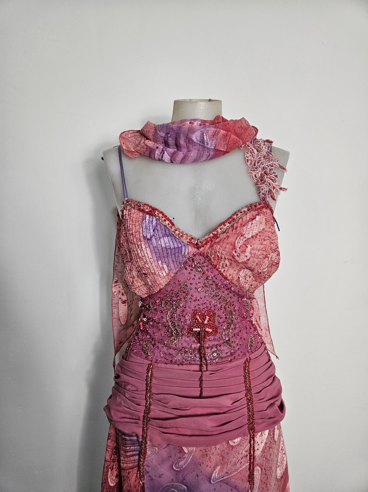 Robe de soirée tons rose, orange, lila