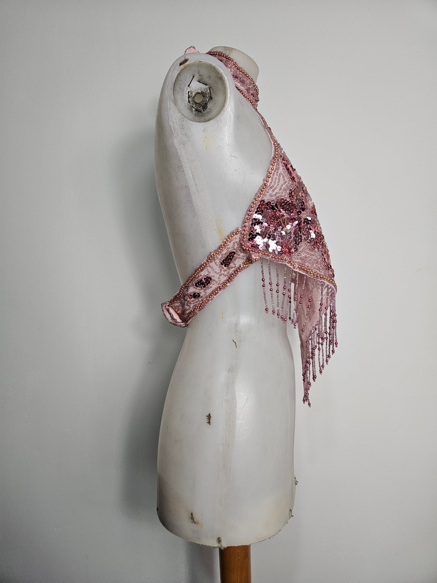 Dos nu brodé de sequins rose