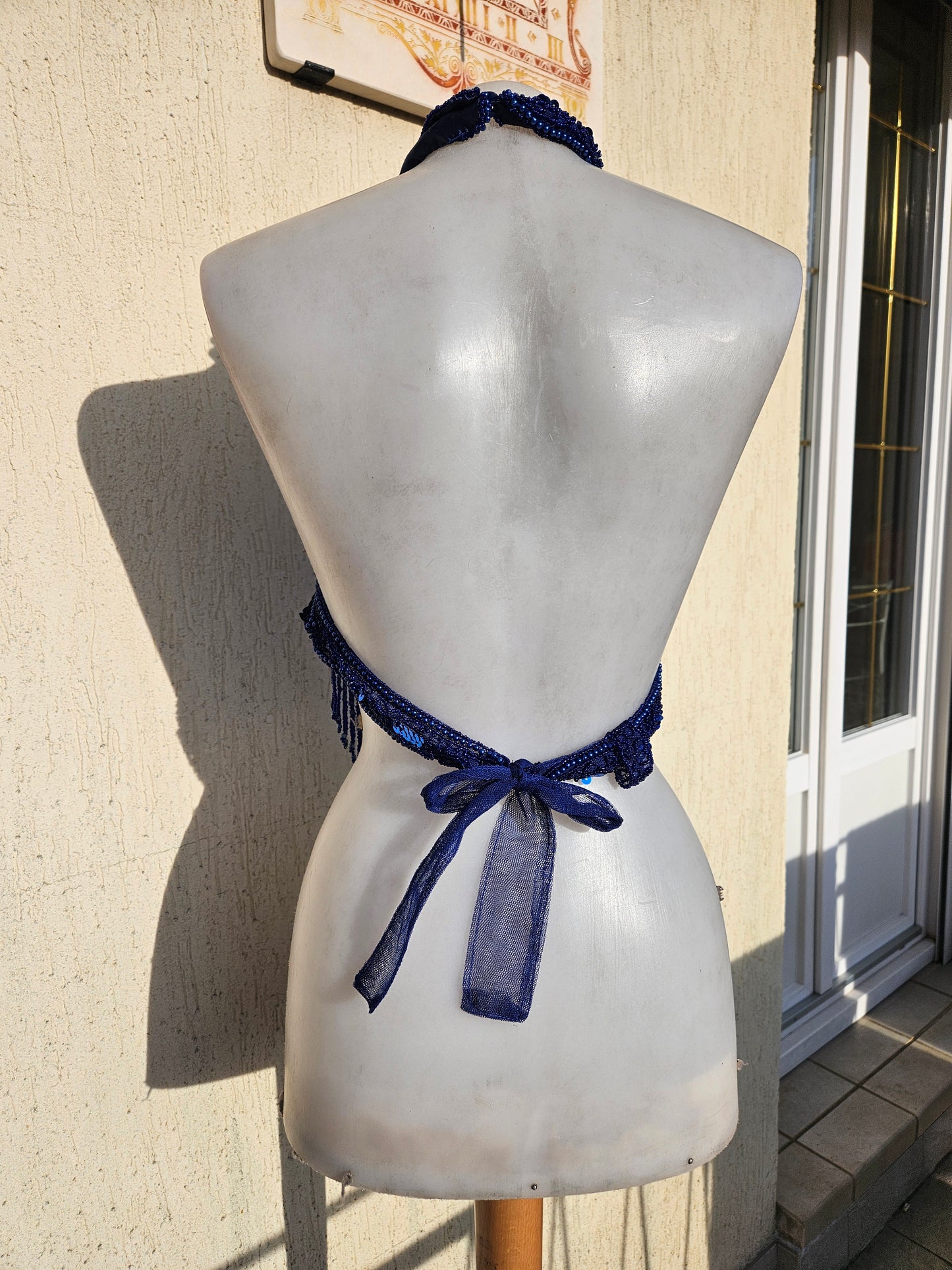 Espalda abierta bordada azul medianoche