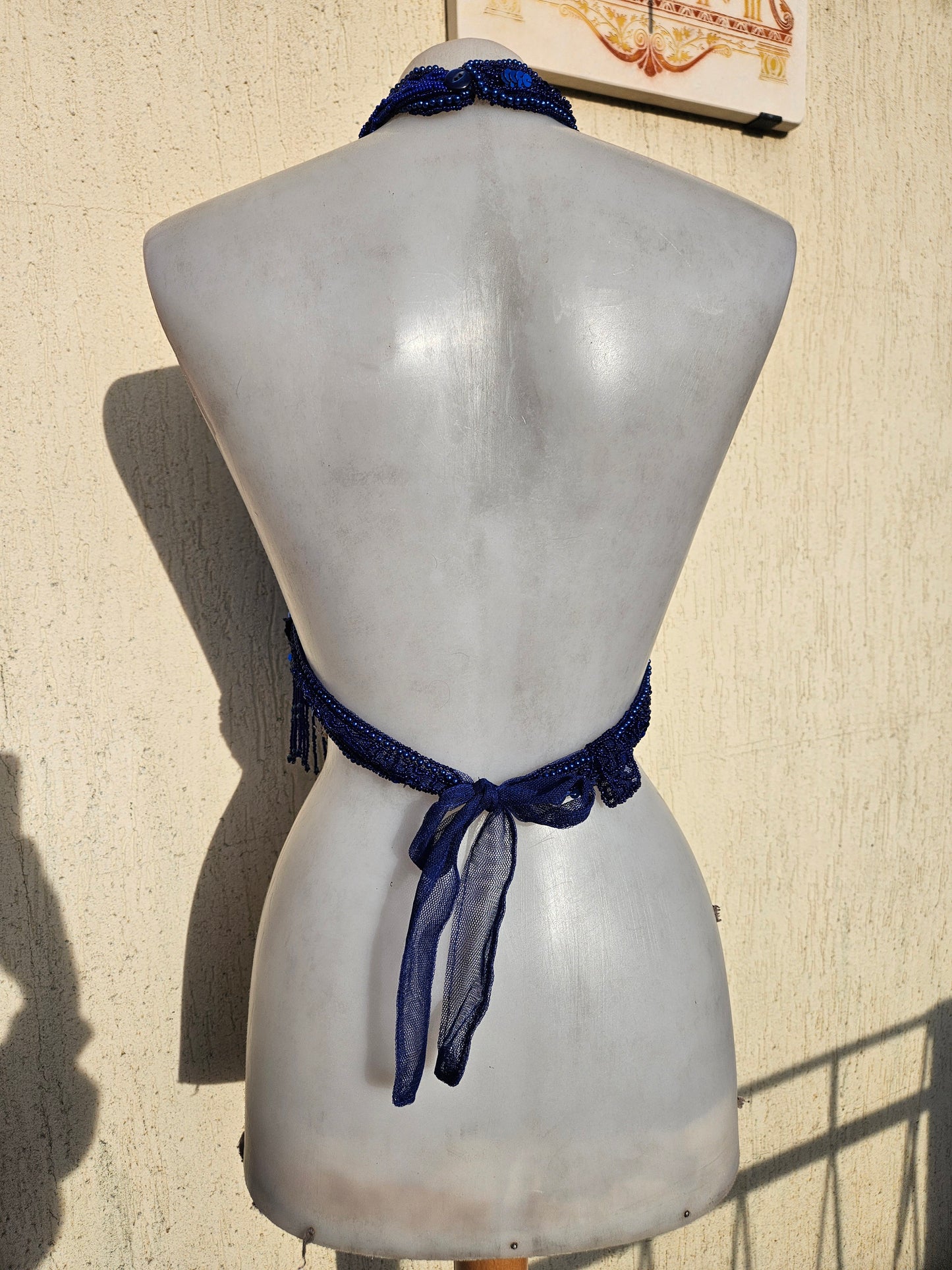 Espalda abierta bordada azul medianoche