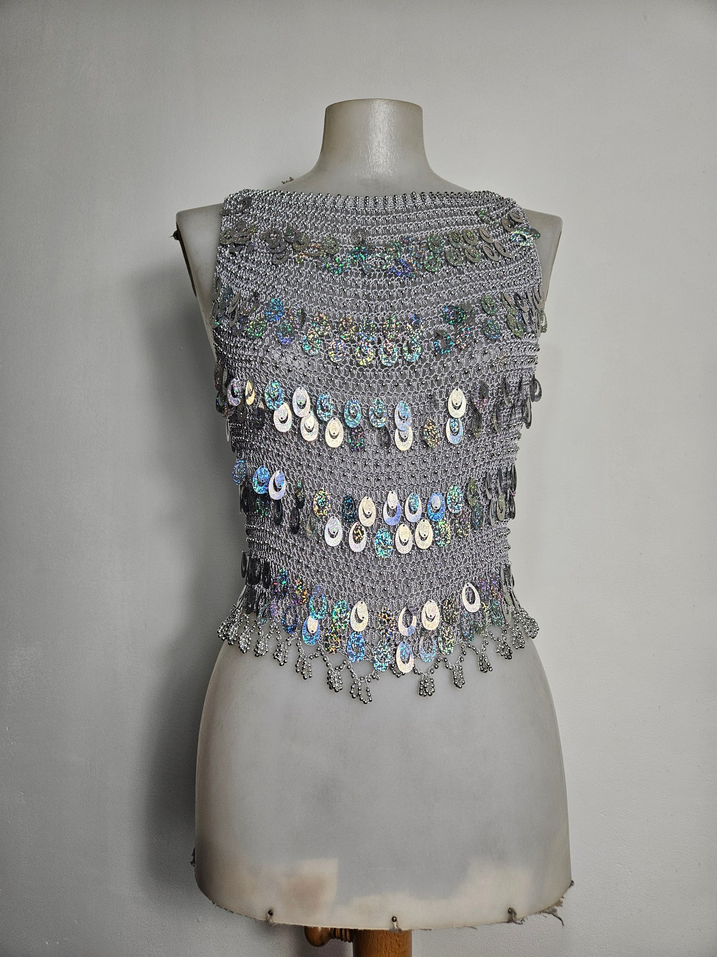 Haut en crochet à sequins argentés