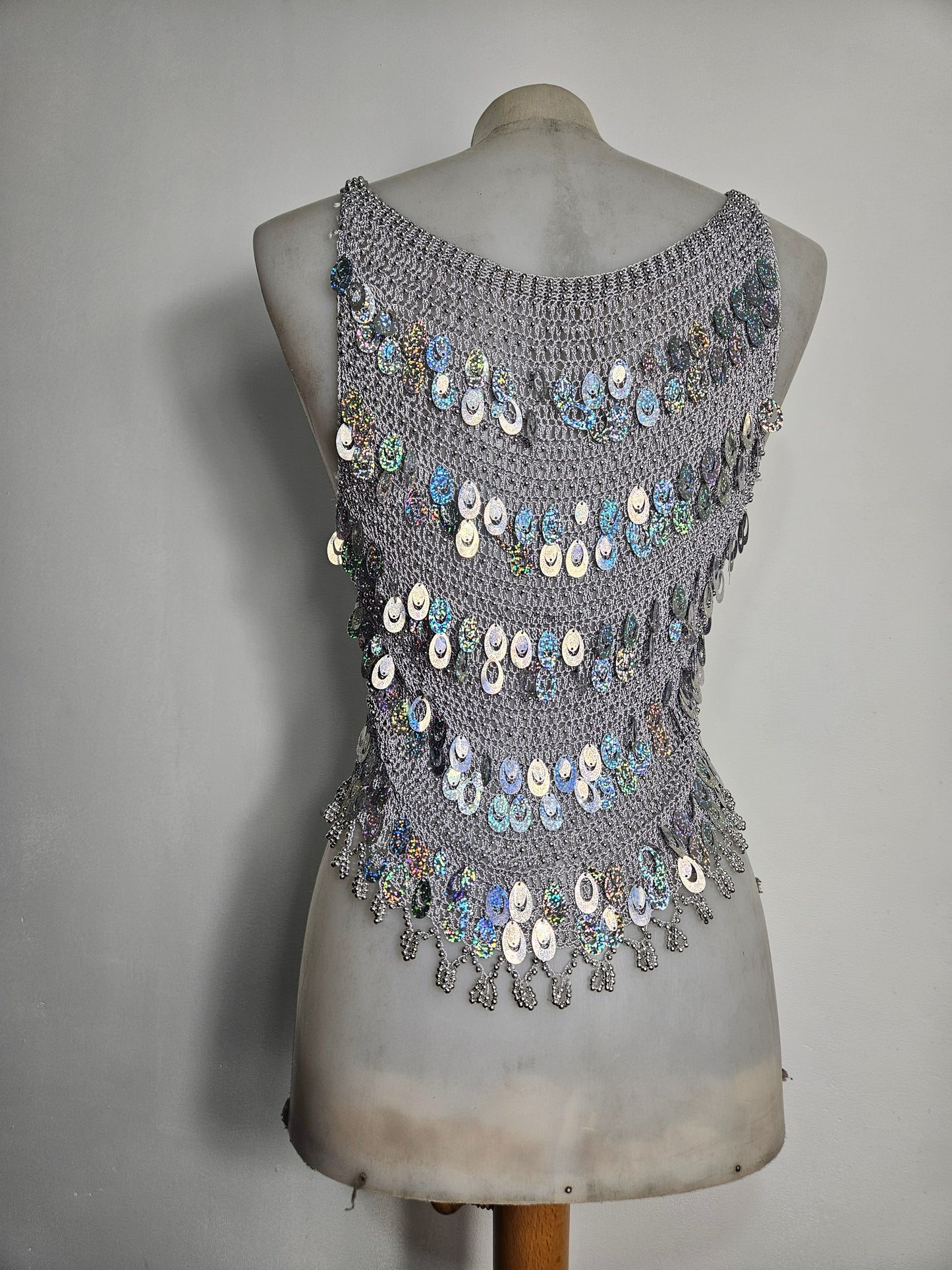 Haut en crochet à sequins argentés