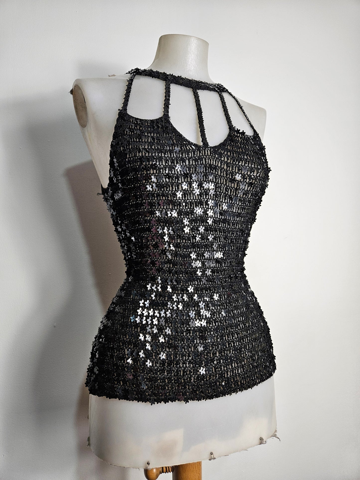 Haut en crochet à sequins fleurs