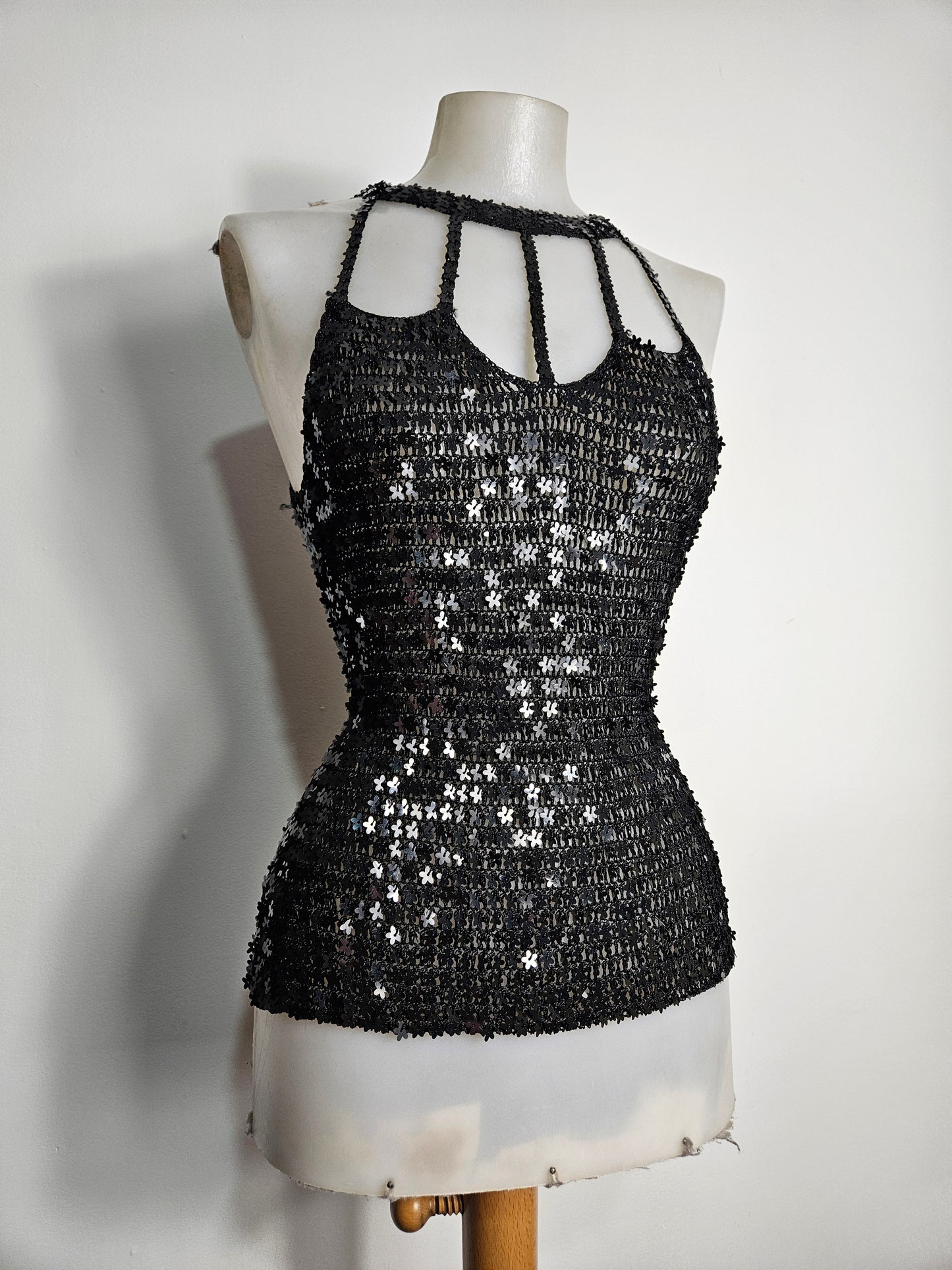 Haut en crochet à sequins fleurs