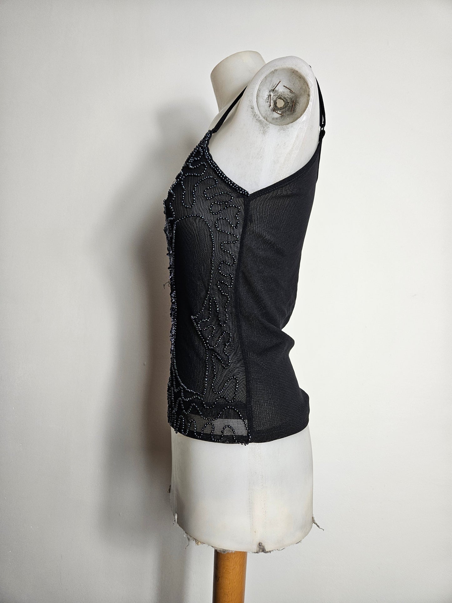 Top con estampado de mariposas y lentejuelas