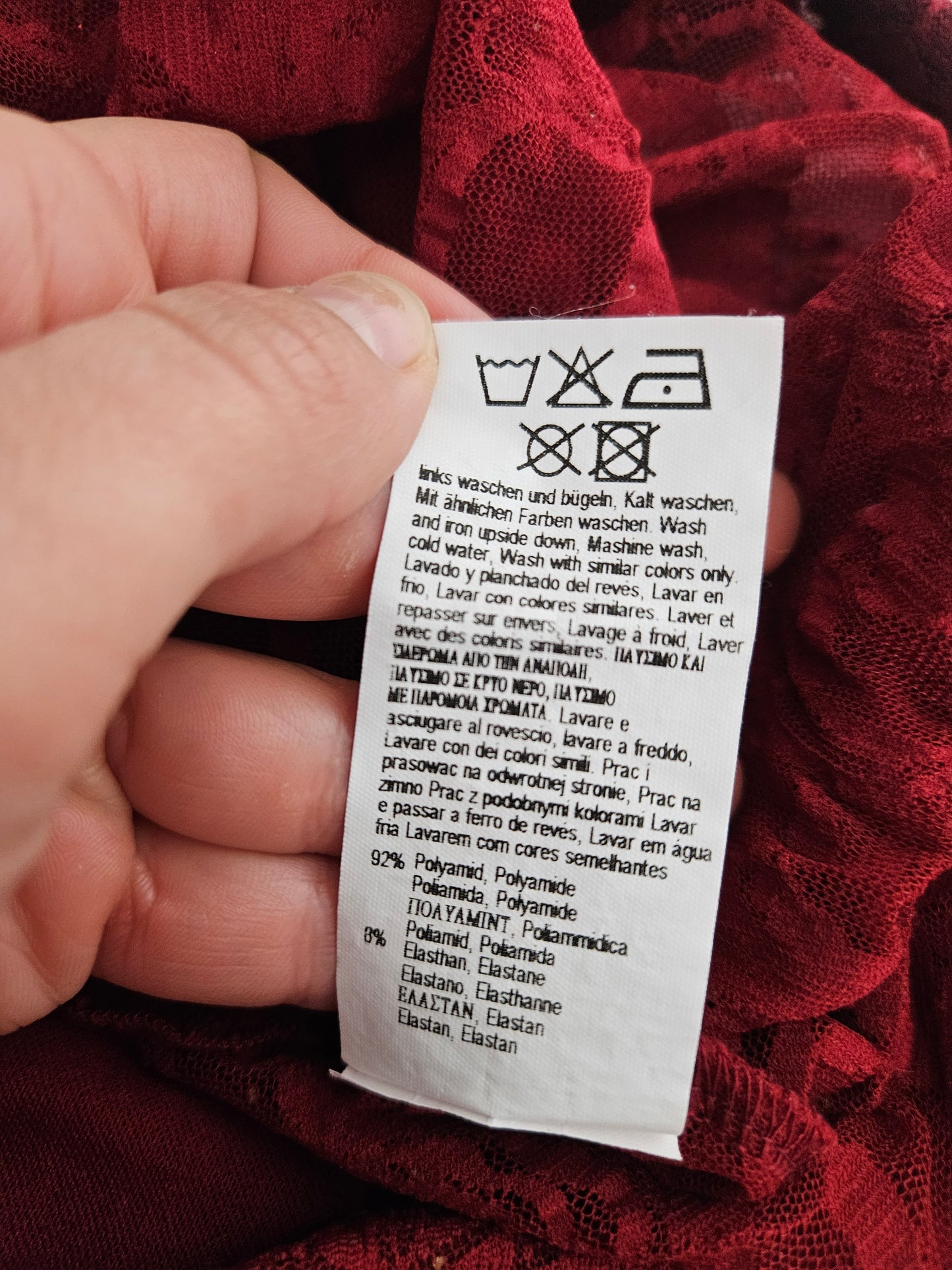 Bustier strapless en dentelle rouge