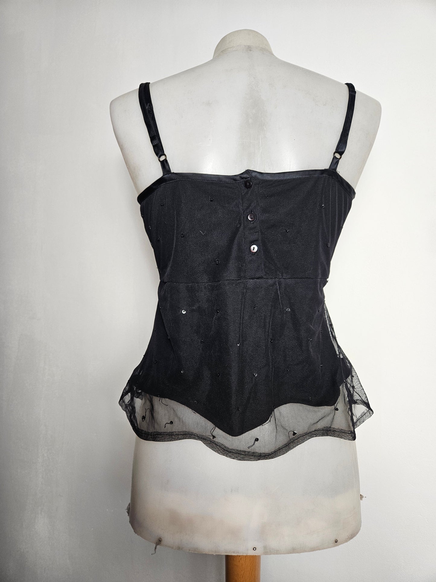 Haut en voile et sequins noir