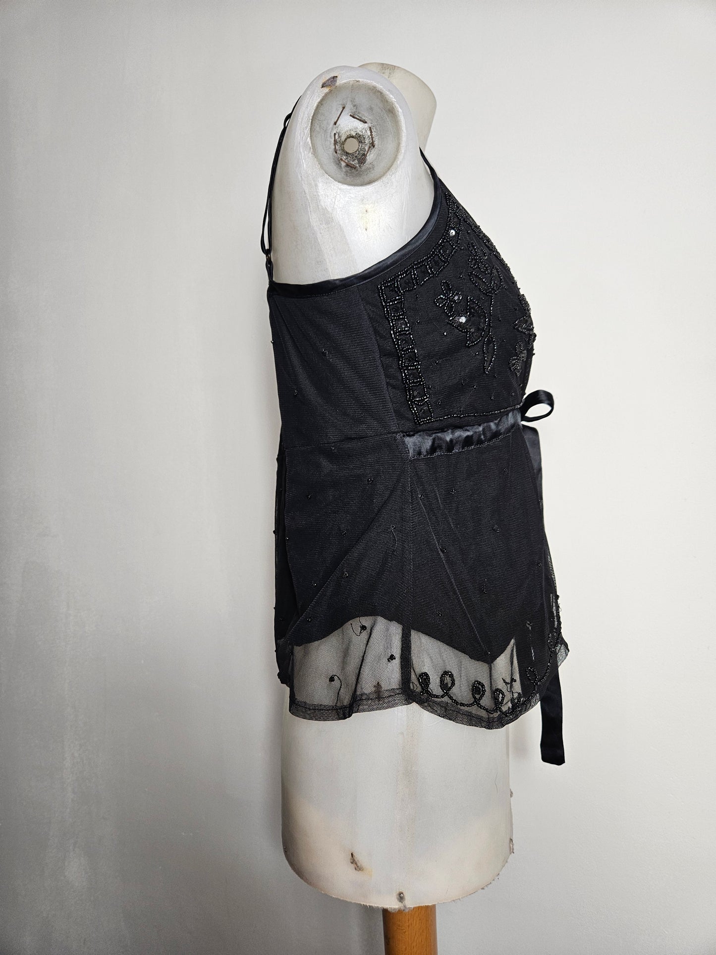 Haut en voile et sequins noir