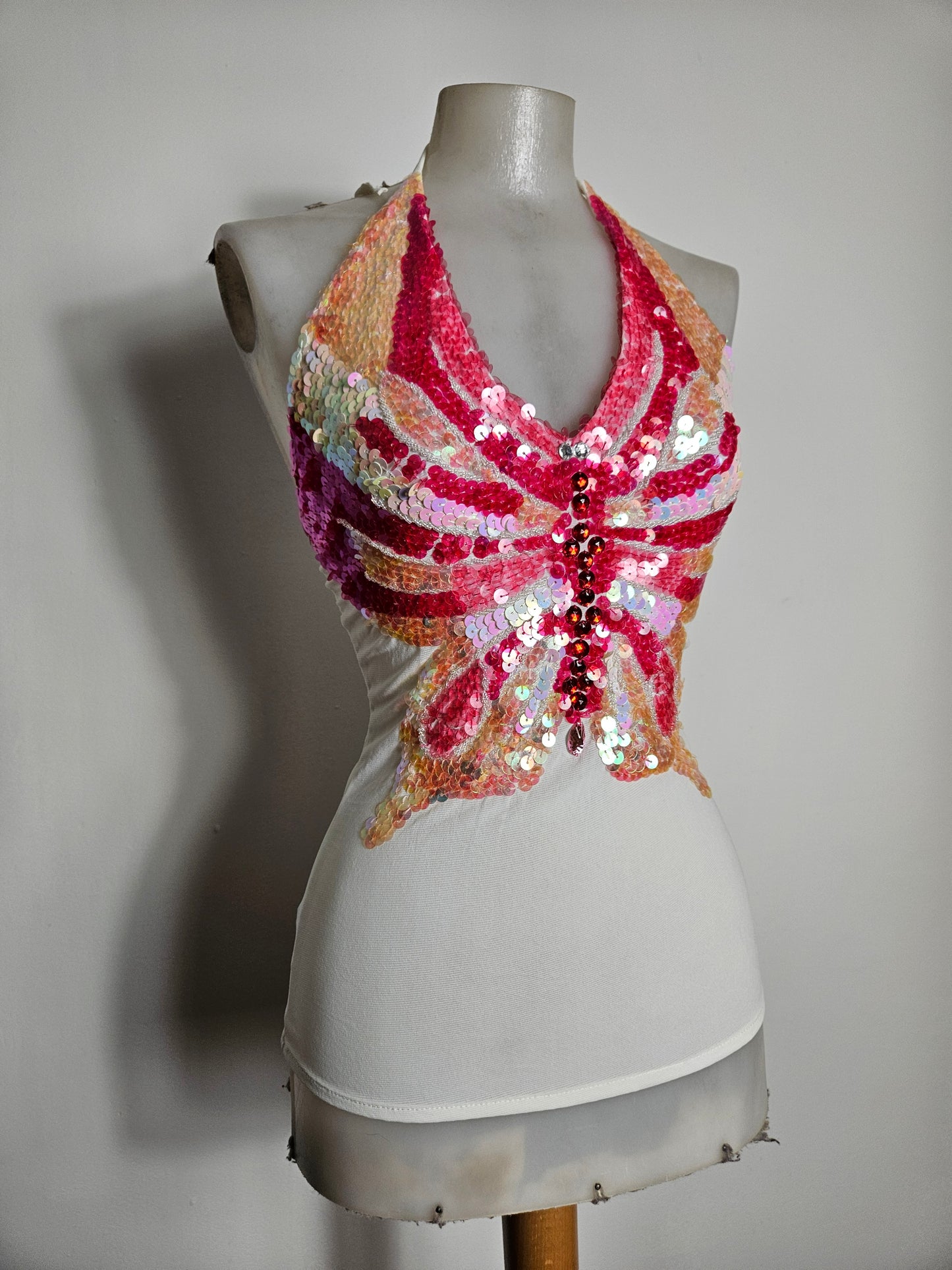 Dos nu en voile brodé de sequins