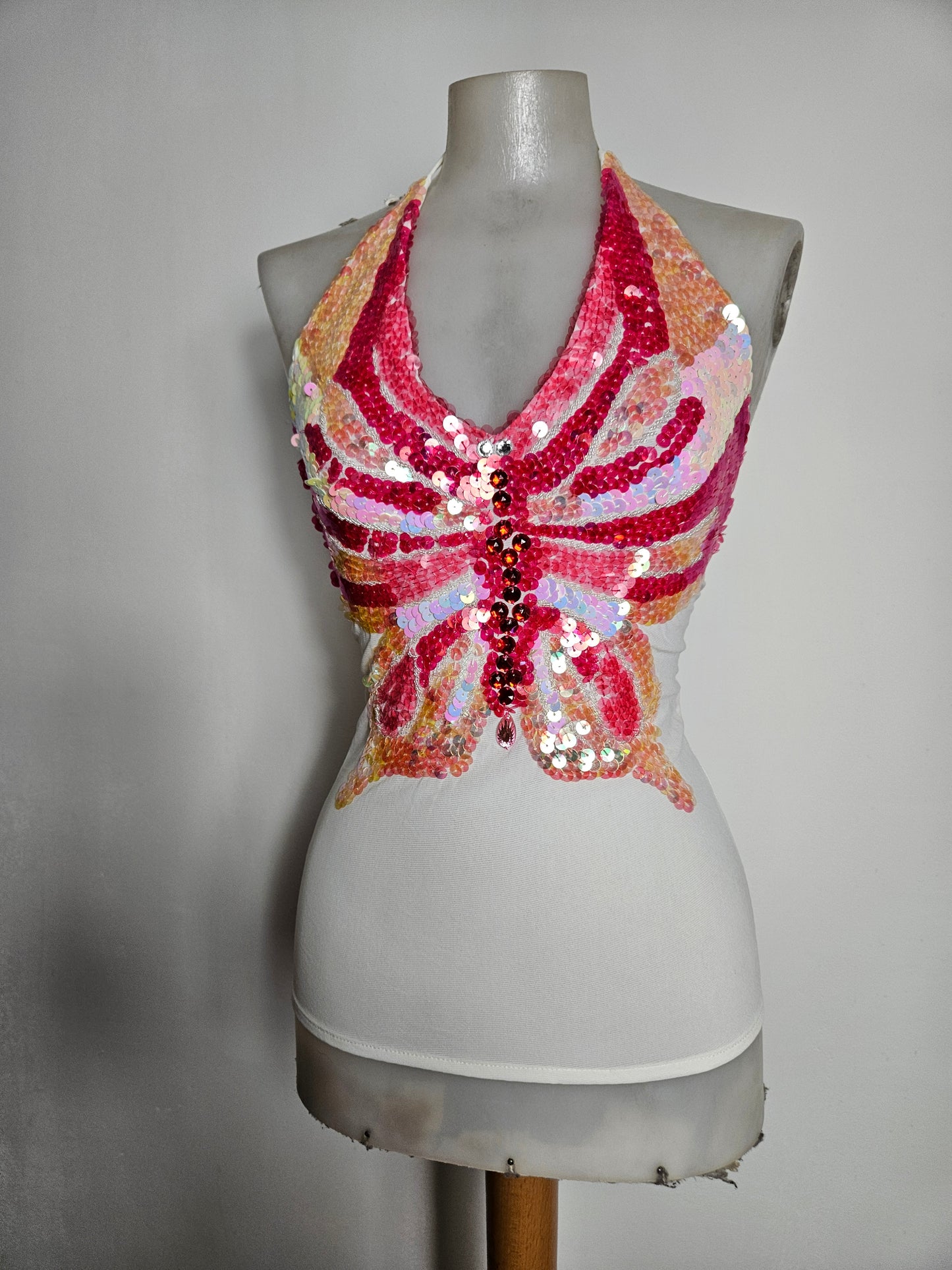 Dos nu en voile brodé de sequins