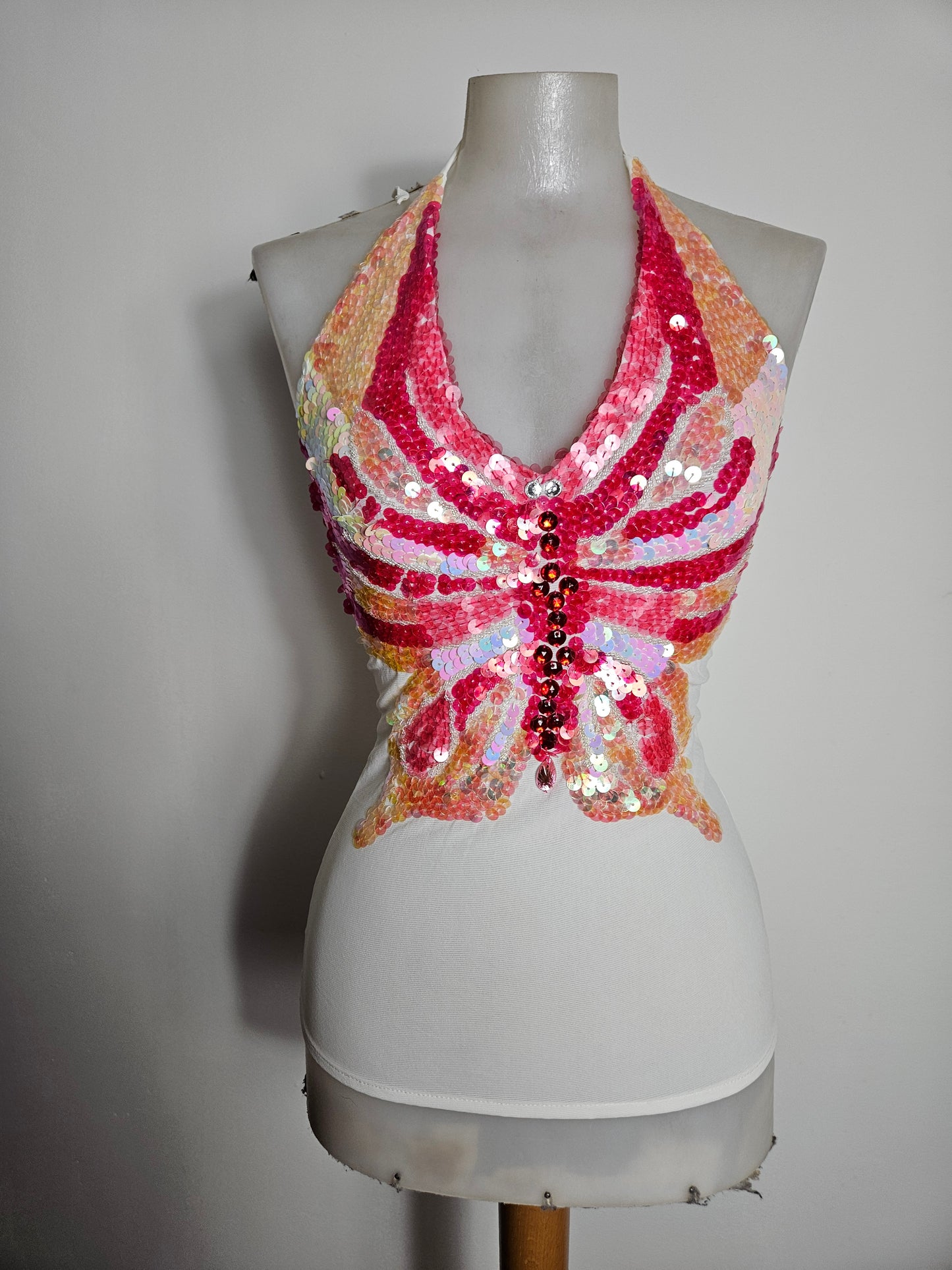 Dos nu en voile brodé de sequins