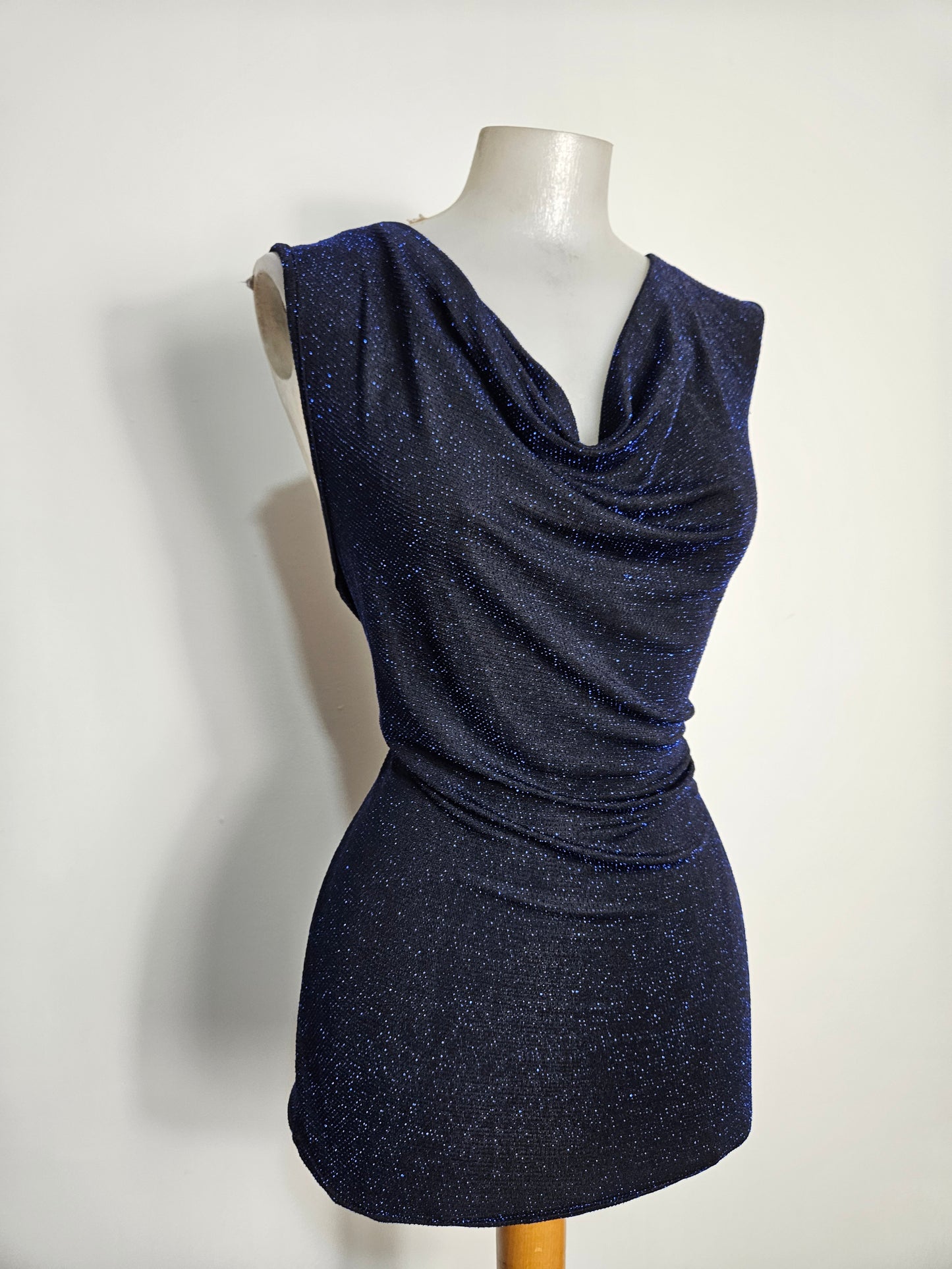 Haut col bénitier bleu