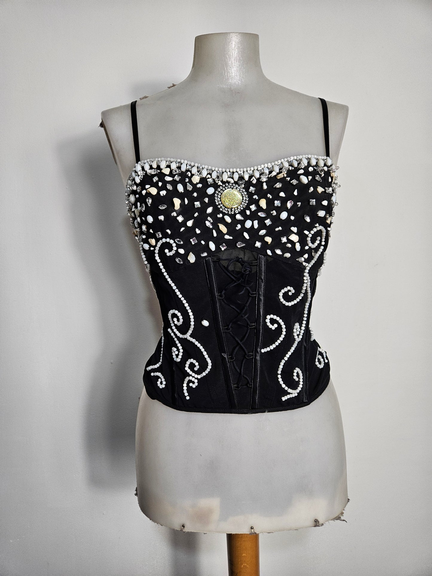 Top embroidered with pearls and stones