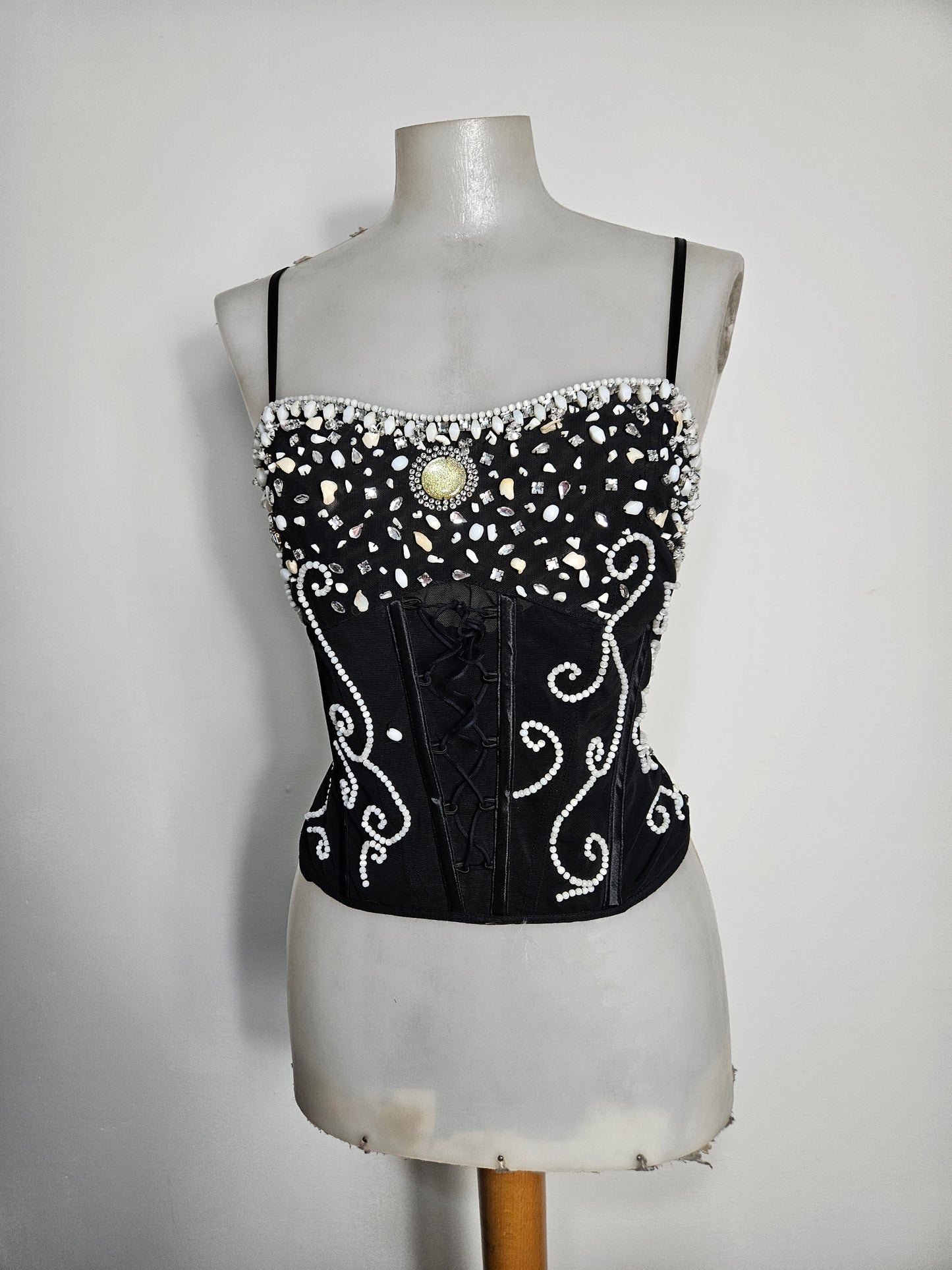Top embroidered with pearls and stones