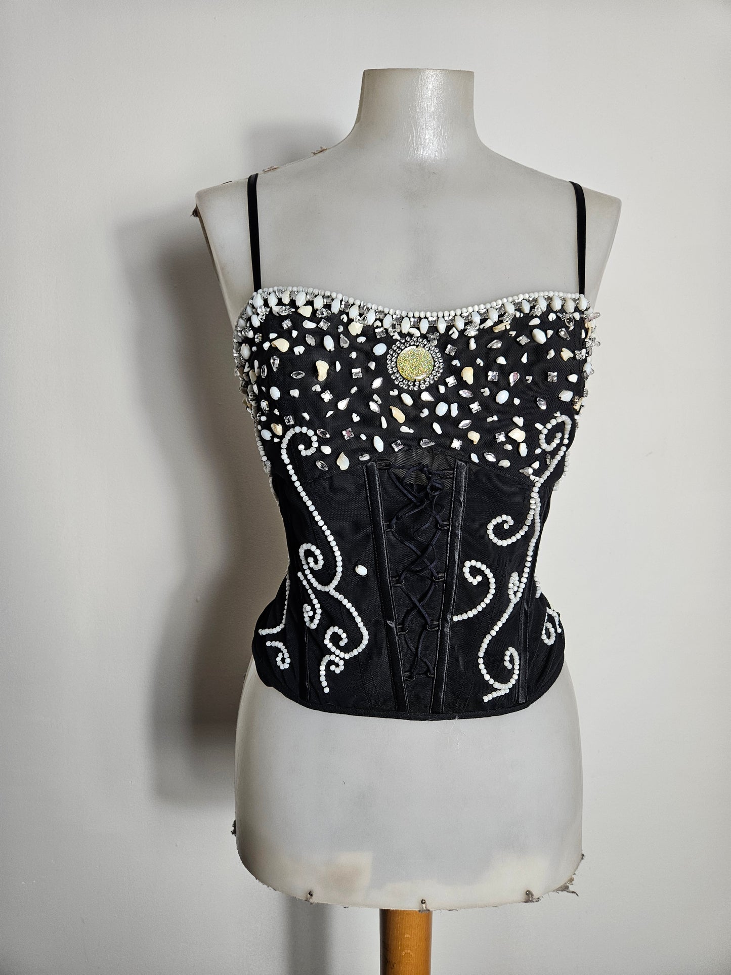 Top embroidered with pearls and stones