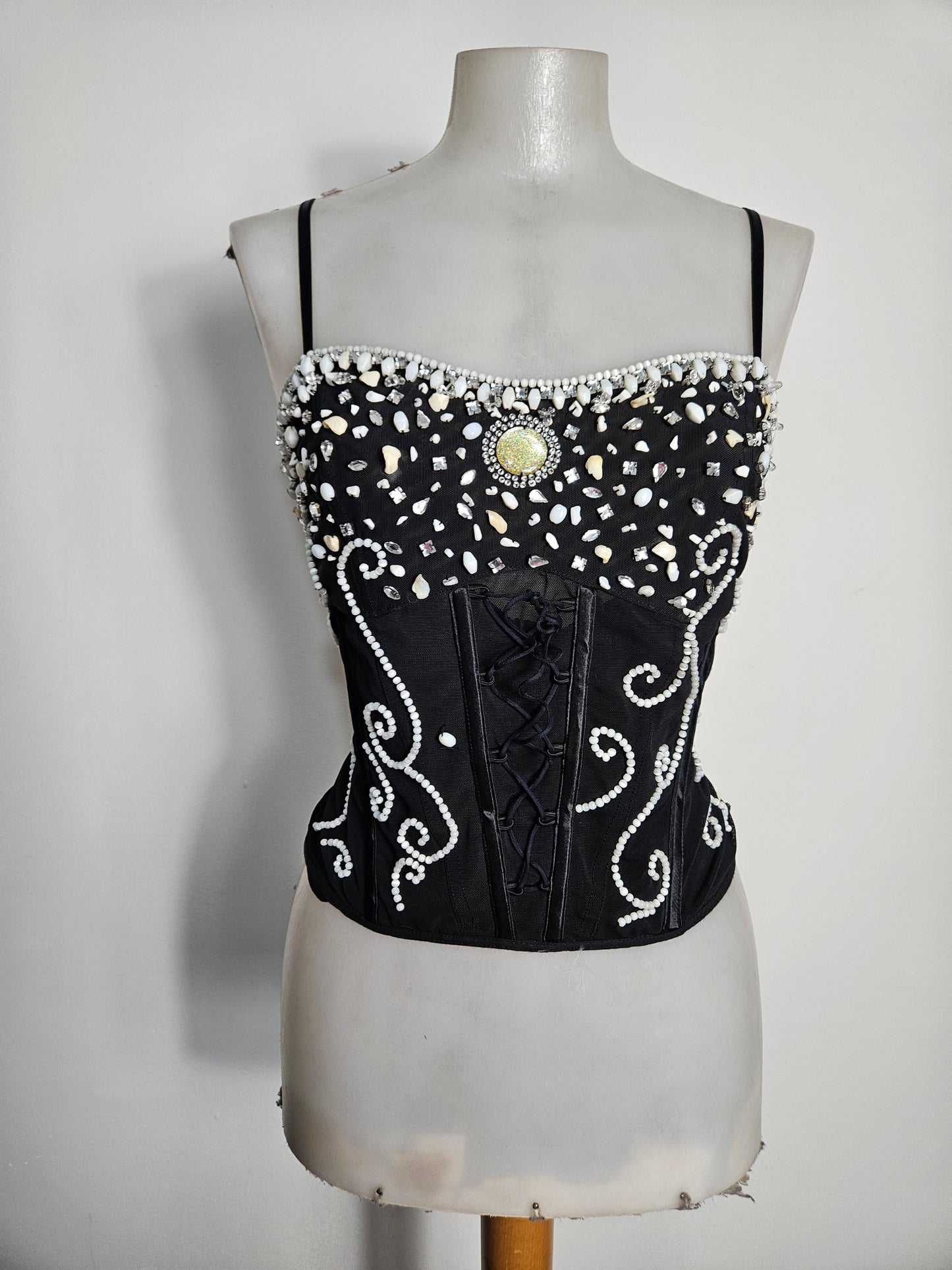 Top embroidered with pearls and stones