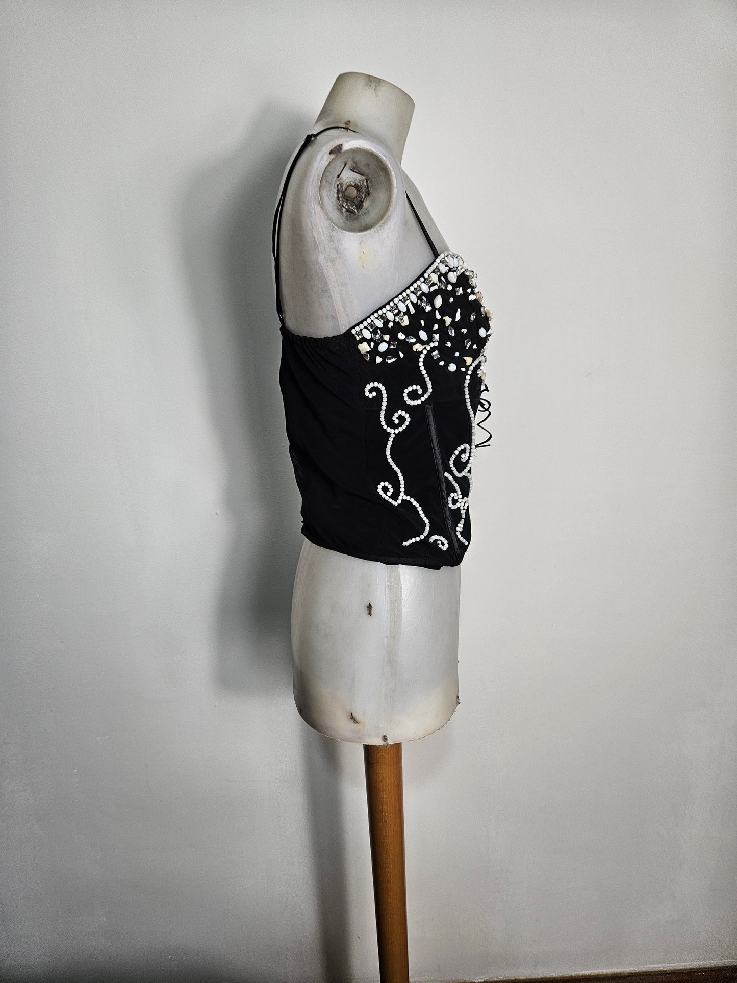 Top embroidered with pearls and stones