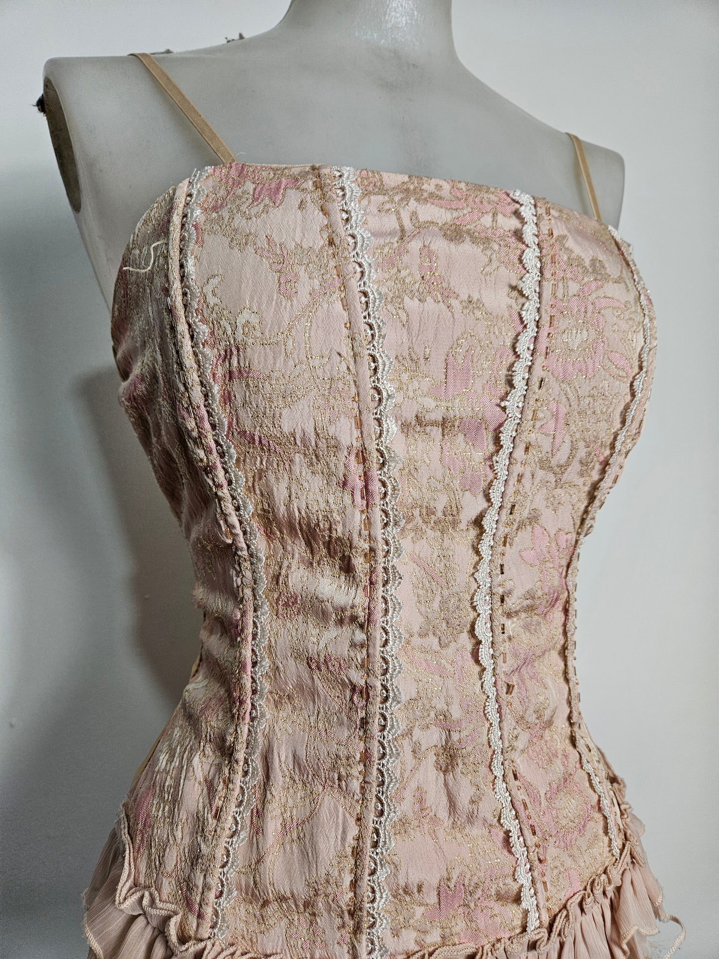 Haut romantique rose poudré