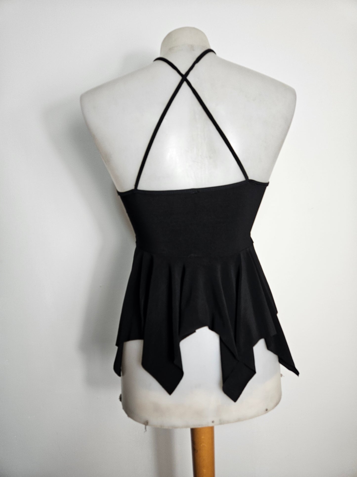 Haut asymétrique à strass