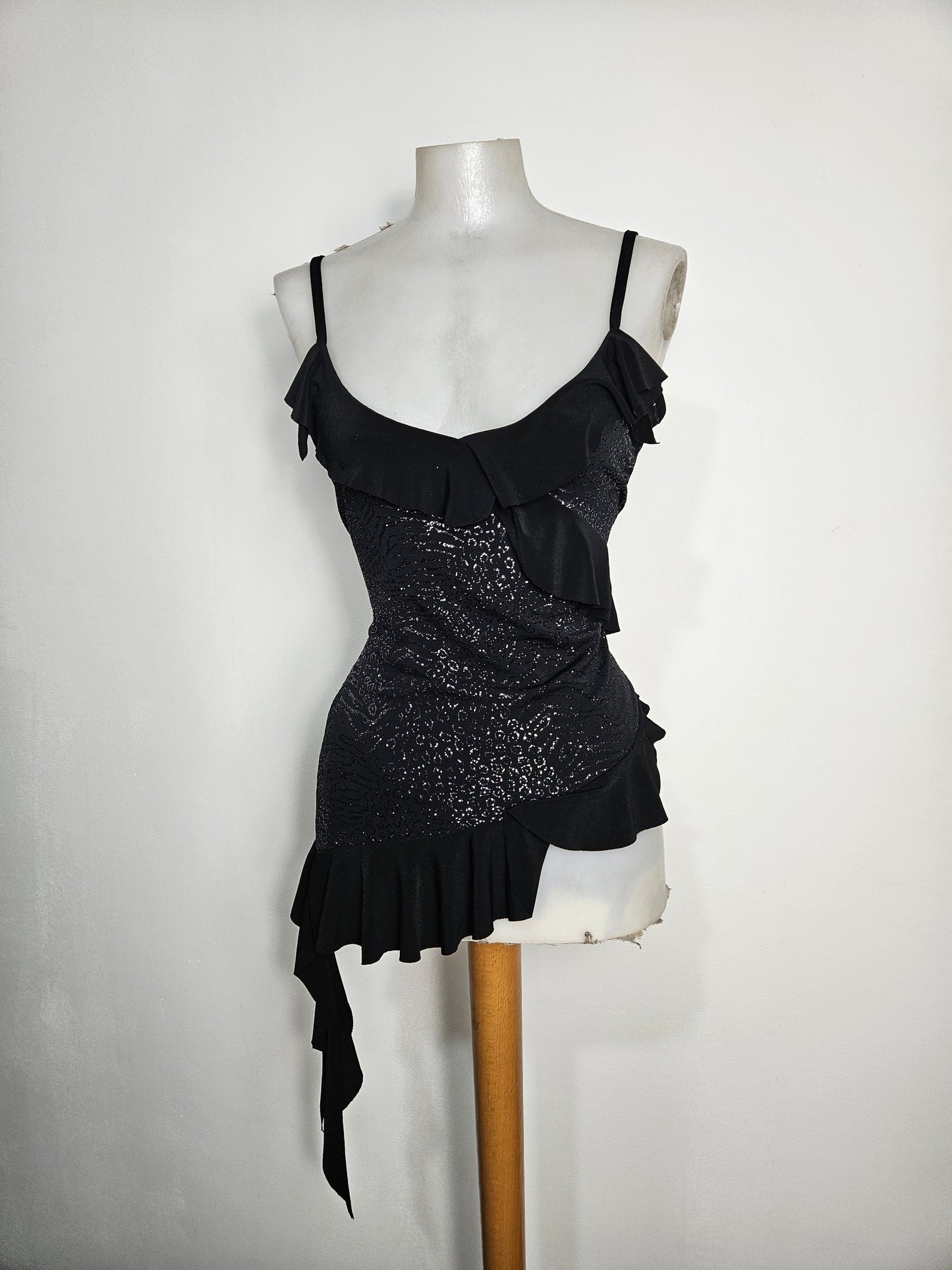 Haut asymétrique volants et strass