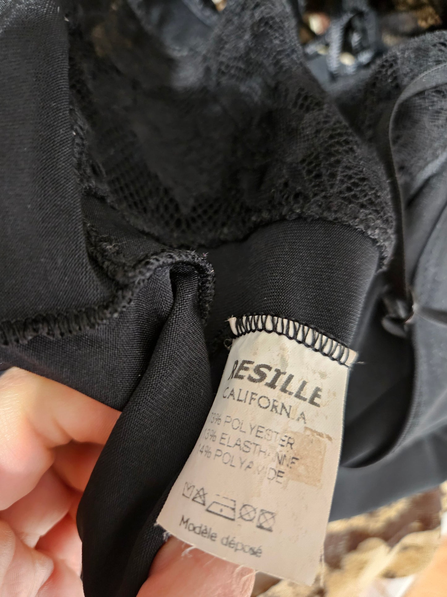 Robe noire dentelle et laçage