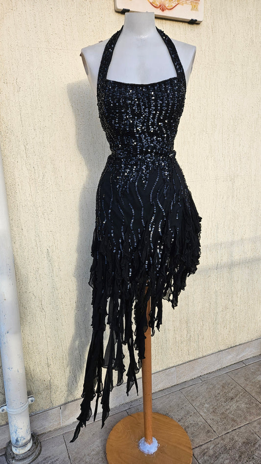 Robe en soie brodée de perles et sequins