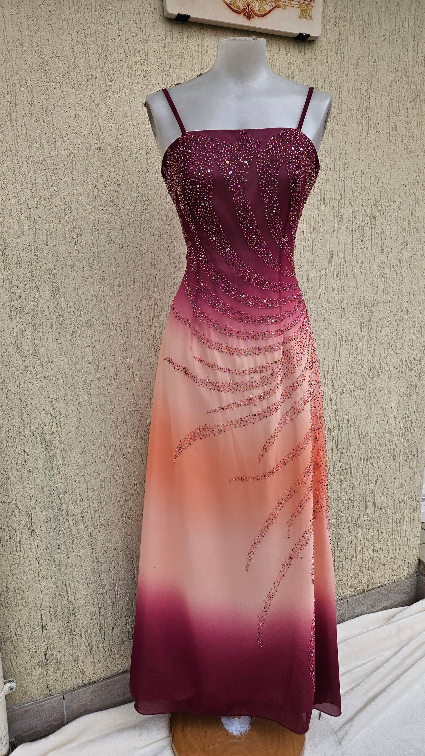Vestido degradado bordado con cuentas